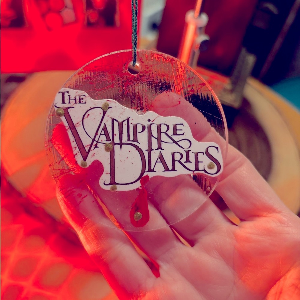 The TVDcrew in whole..hanging around your house, how epic? Epic bucket list 📕